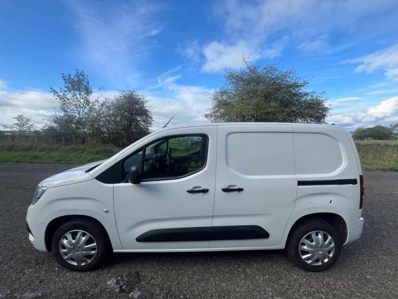 Vauxhall Combo 2300 1.5 Turbo D 100Ps H1 Sportive Van White