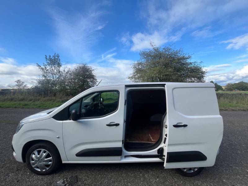 Vauxhall Combo 2300 1.5 Turbo D 100Ps H1 Sportive Van White #5
