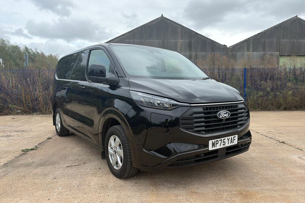 Ford Transit Custom 320 Limited L1 Swb Fwd 2.5 Phev 232Ps Black