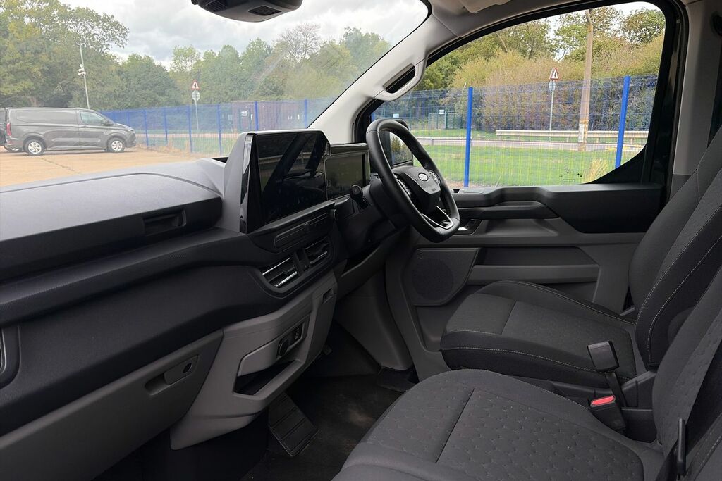 Ford Transit Custom 280 Limited L1 Swb Fwd 2.0 Ecoblue 136Ps Low Black #3