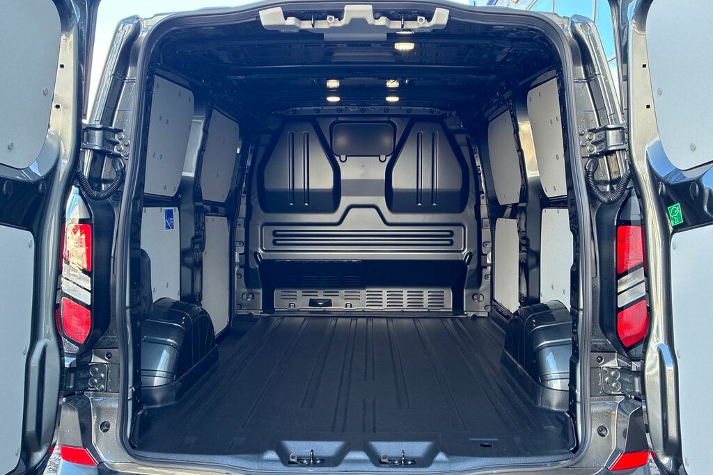 Ford Transit Custom 320 Limited L1 Swb Fwd 2.0 Ecoblue 136Ps Low Roof  #6
