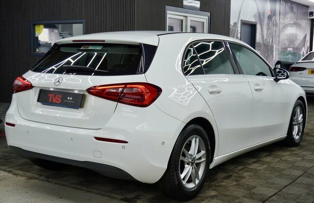 Mercedes-Benz A Class 1.3 A180 Se Executive Hatchback Manua White #4