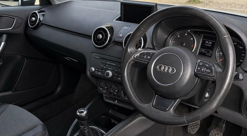 Audi A1 1.6 Tdi Sport Euro 5 Ss White #2