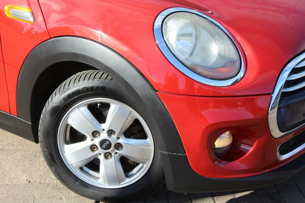 Mini Hatch Cooper D Red #2