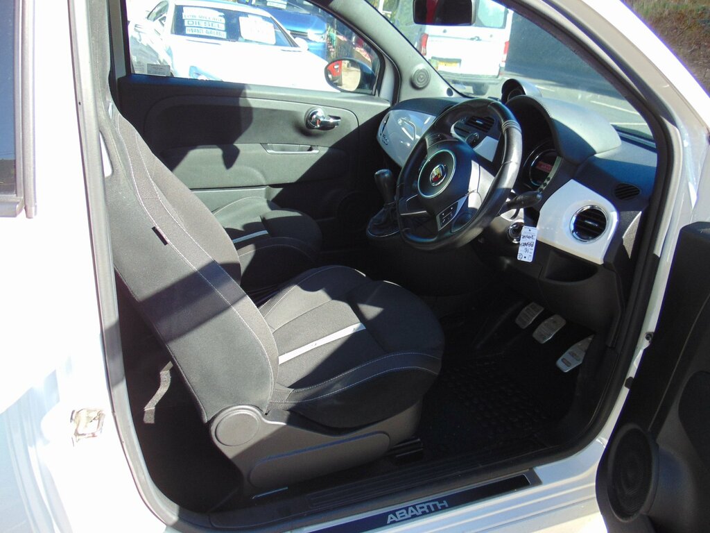 Abarth 595 1.4 T-jet Trofeo Hatchback Euro White #4