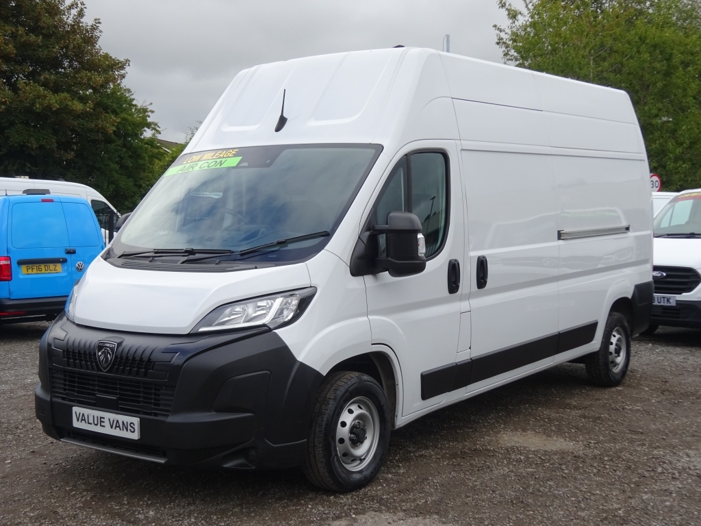 Peugeot Boxer Professional 35 L3 White