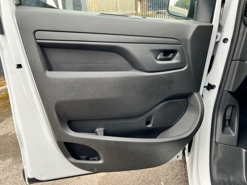 Peugeot E-Expert E 1000 Professional Premium 136Ps With Heated Se White #37