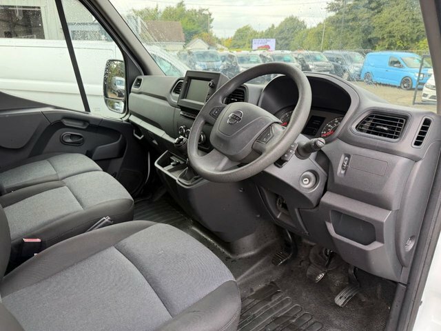 Nissan InterStar Dci 35 Tekna Panel White #3
