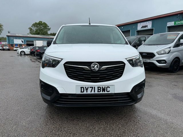 Vauxhall Combo Turbo D 2300 Dynamic White #3