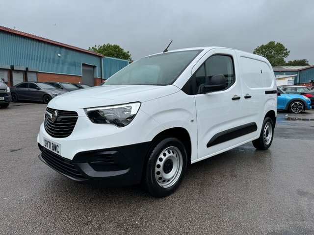 Vauxhall Combo Turbo D 2300 Dynamic White