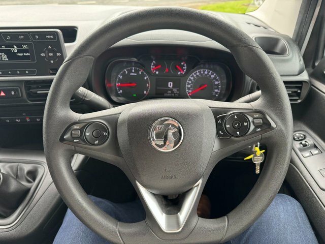 Vauxhall Combo 2300 1.5 Turbo D 100Ps H1 Sportive Van White #13