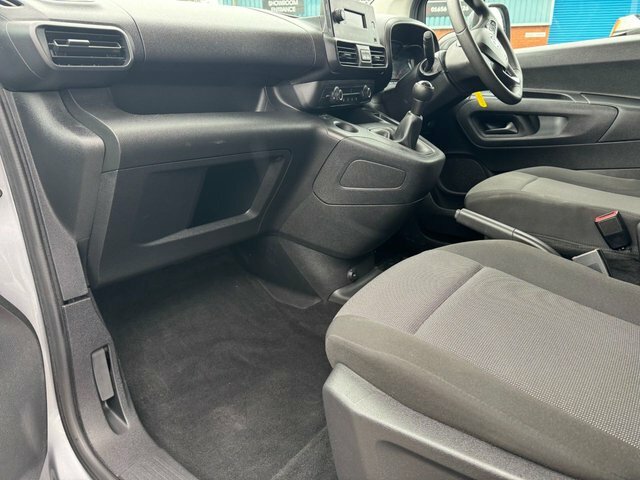 Vauxhall Combo 2300 1.5 Turbo D 100Ps H1 Sportive Van White #19
