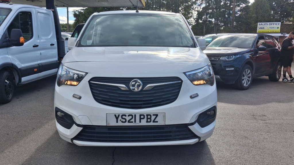 Vauxhall Combo Turbo D 2300 Sportive Panel Van L1 H YS21PBZ White #2