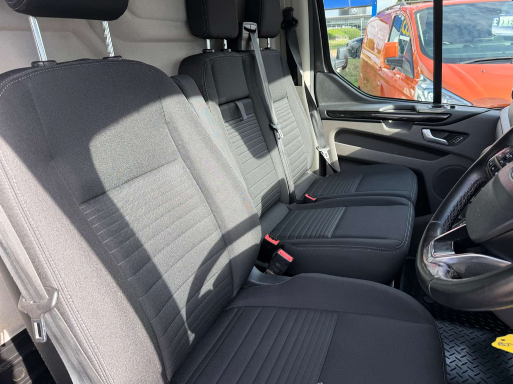 Ford Transit Custom Ford 280 L1 Die 2.0 Ecoblue 130Ps Low Roof Limited Black #17
