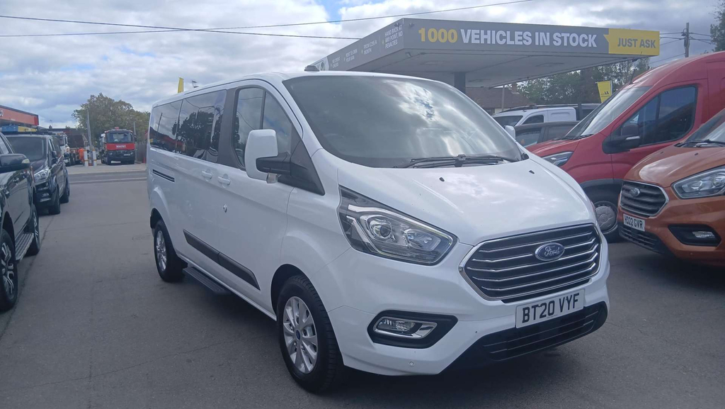 Ford Tourneo Custom 320 Ecoblue Zetec Minibus Double Cab White