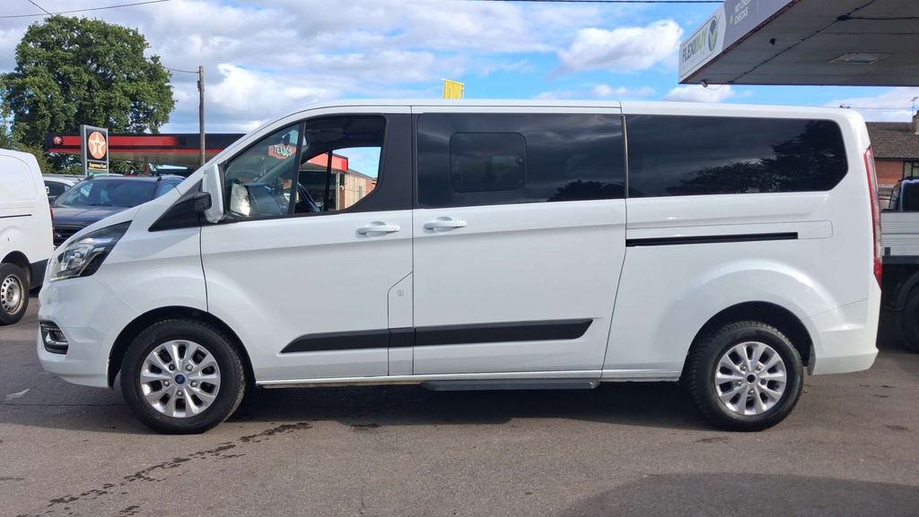 Ford Tourneo Custom 320 Ecoblue Zetec Minibus Double Cab White #6
