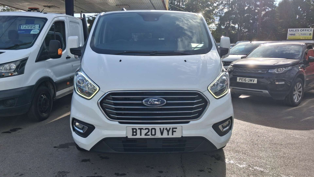 Ford Tourneo Custom 320 Ecoblue Zetec Minibus Double Cab White #2