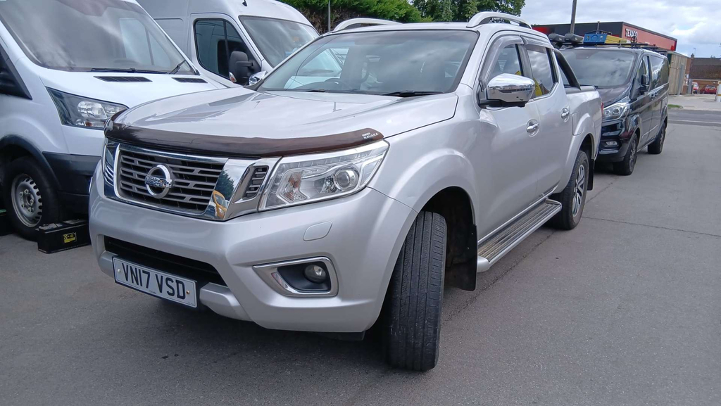 Nissan Navara Tekna Pickup Double Cab 4Wd Euro 6 Silver