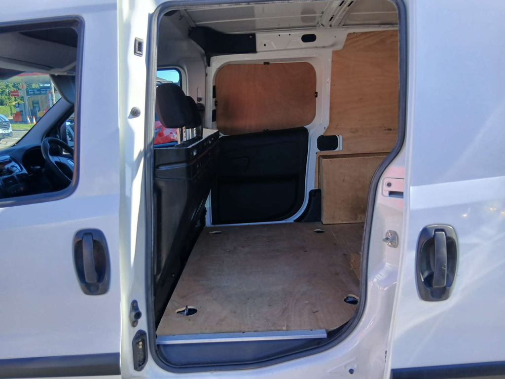 Fiat Doblo 1.3 Multijet 16V Sx Van Start Stop White #4