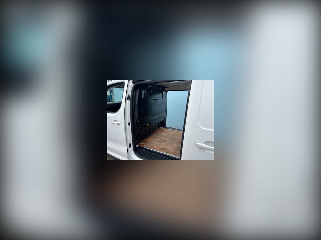 Vauxhall Vivaro 1.5 Turbo D 2900 Sportive Panel Van Man White