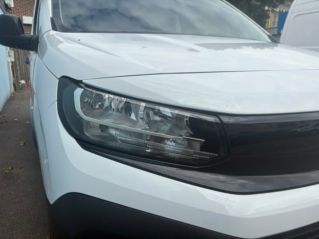 Vauxhall Combo 1.5 Turbo D 2300 Prime XL Panel Van 6Dr Man White