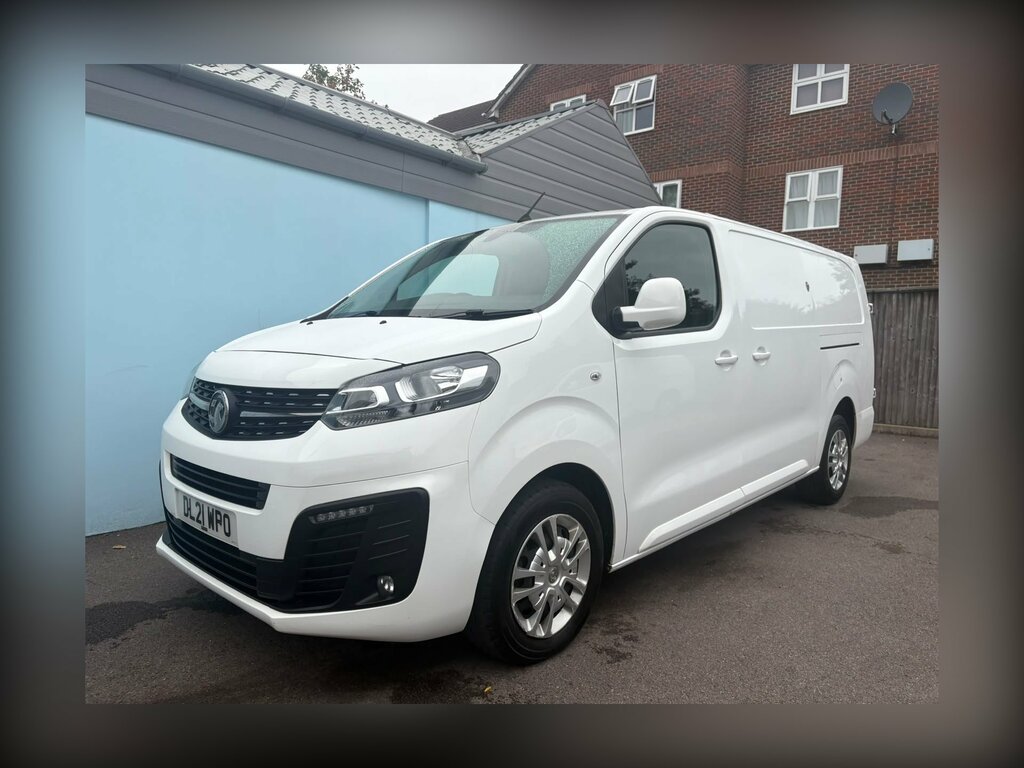 Vauxhall Vivaro 1.5 Turbo D 2900 Sportive Panel Van Man White