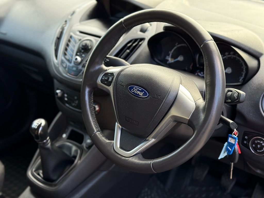 Ford Transit Courier Mpv Black #2