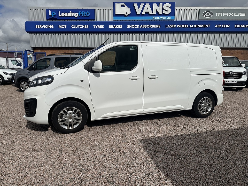 Vauxhall Vivaro Turbo D 2700 Sportive White #2