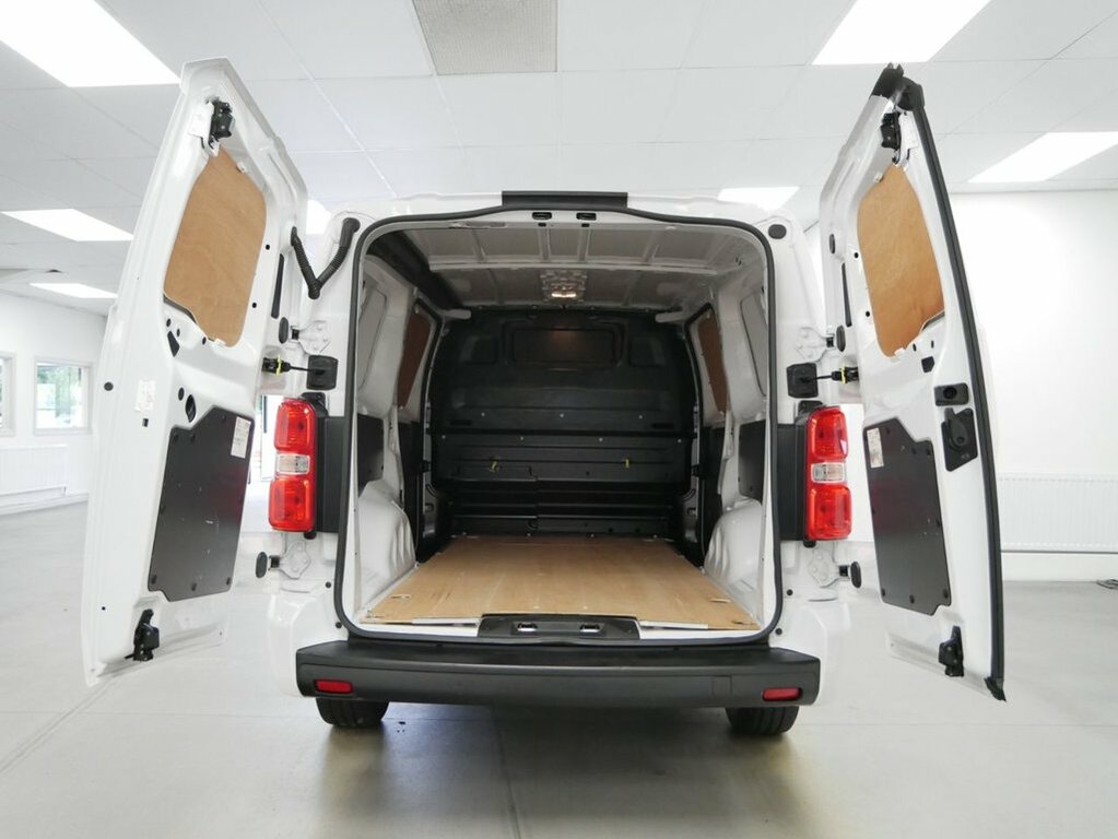 Vauxhall Vivaro 1.5L Turbo D 2900 Pro Panel Van 6Dr White #2