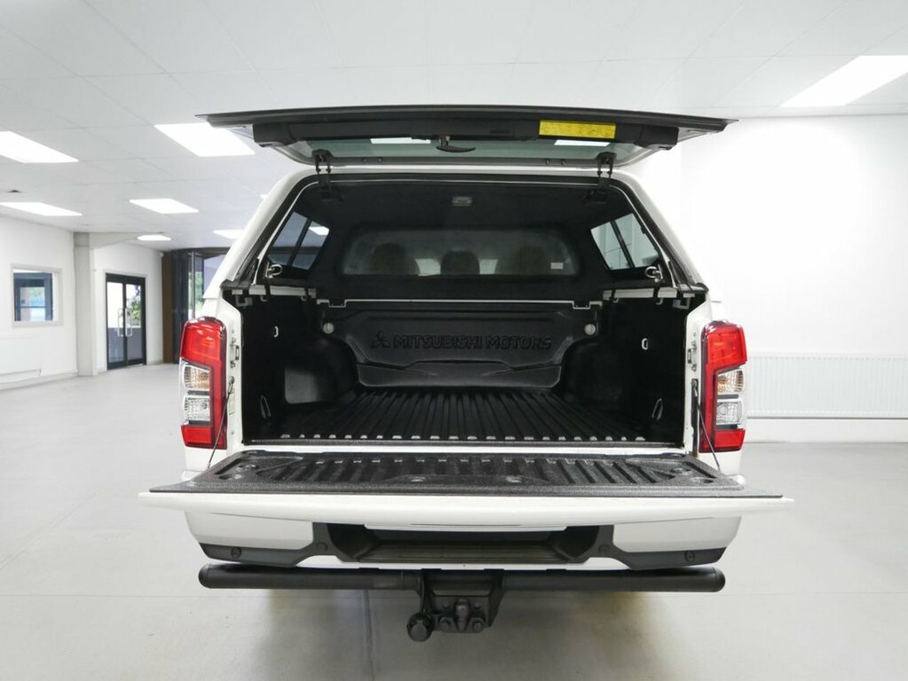 Mitsubishi L200 Double Cab Di-d 150 Barbarian 4Wd #2
