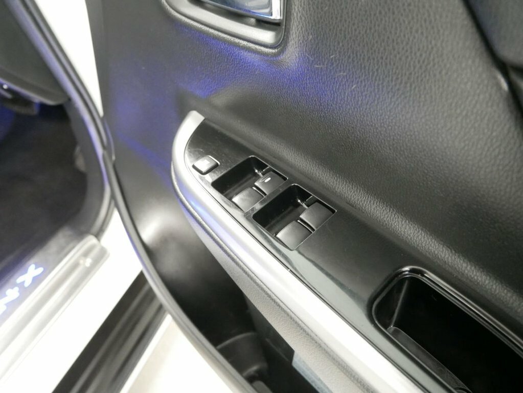 Mitsubishi L200 Double Cab Di-d 150 Barbarian 4Wd #32