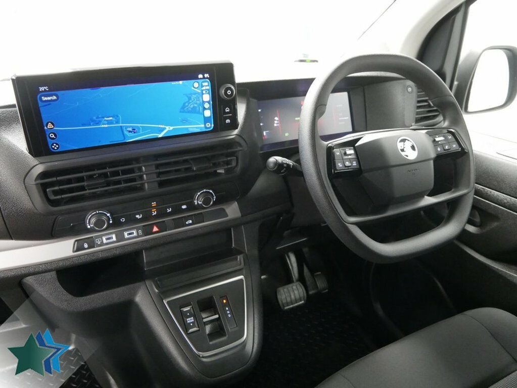 Vauxhall Vivaro Mpv White #2