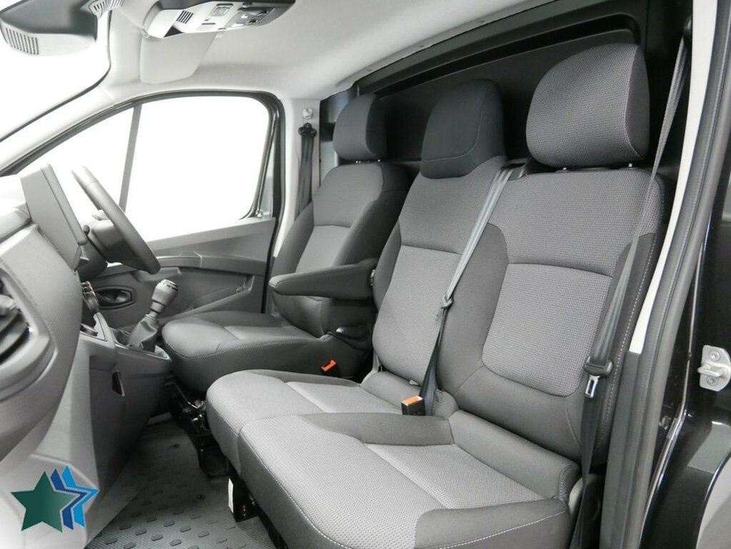 Renault Trafic Mpv Black #3