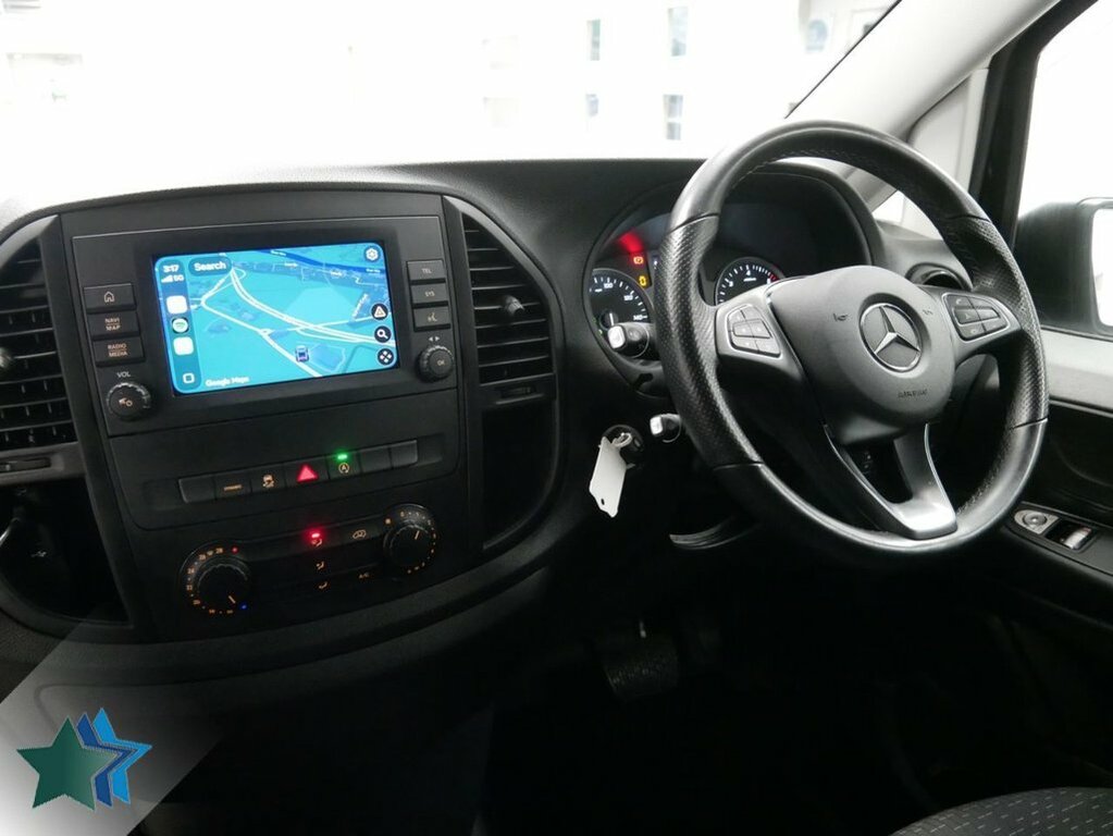 Mercedes-Benz Vito 2L 2.0 116 Cdi Premium Panel Van G-tron Black #2