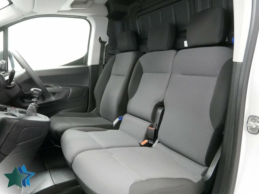 Vauxhall Combo 1.5L Turbo D 2300 Pro Panel Van 6Dr White #4