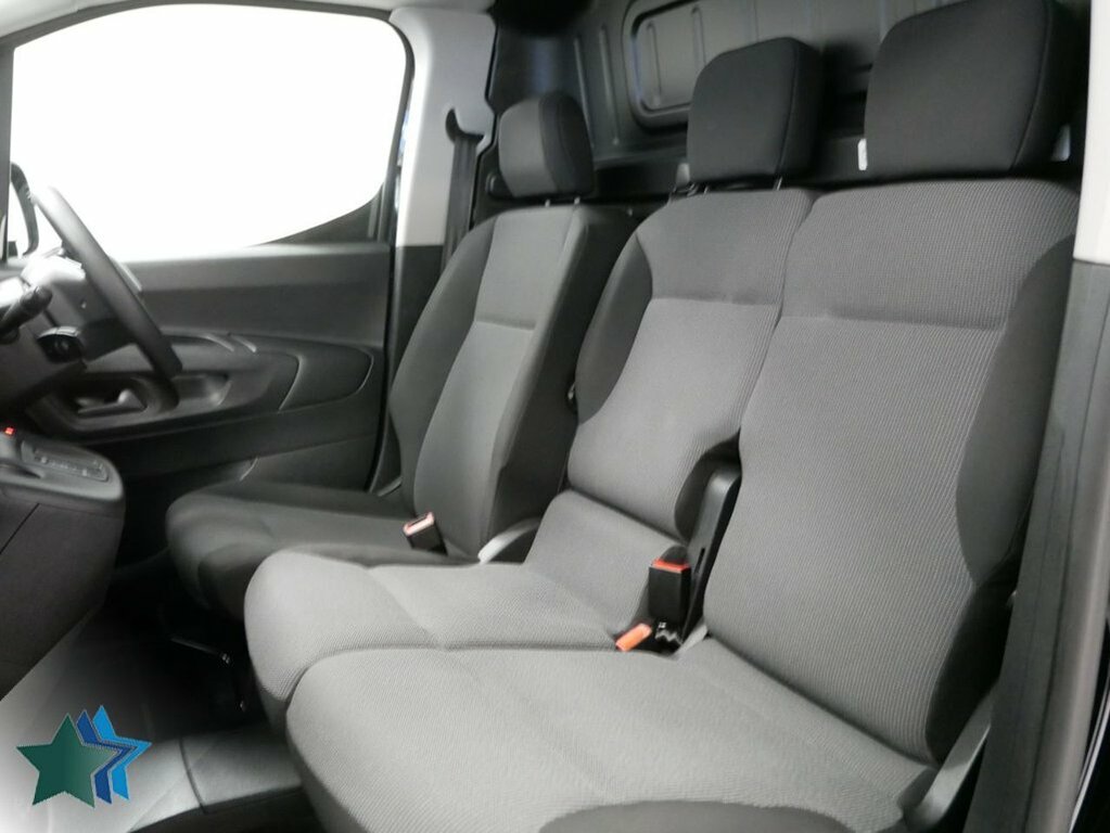 Peugeot E-Partner 100Kw 52Kwh Professional Van Grey #4
