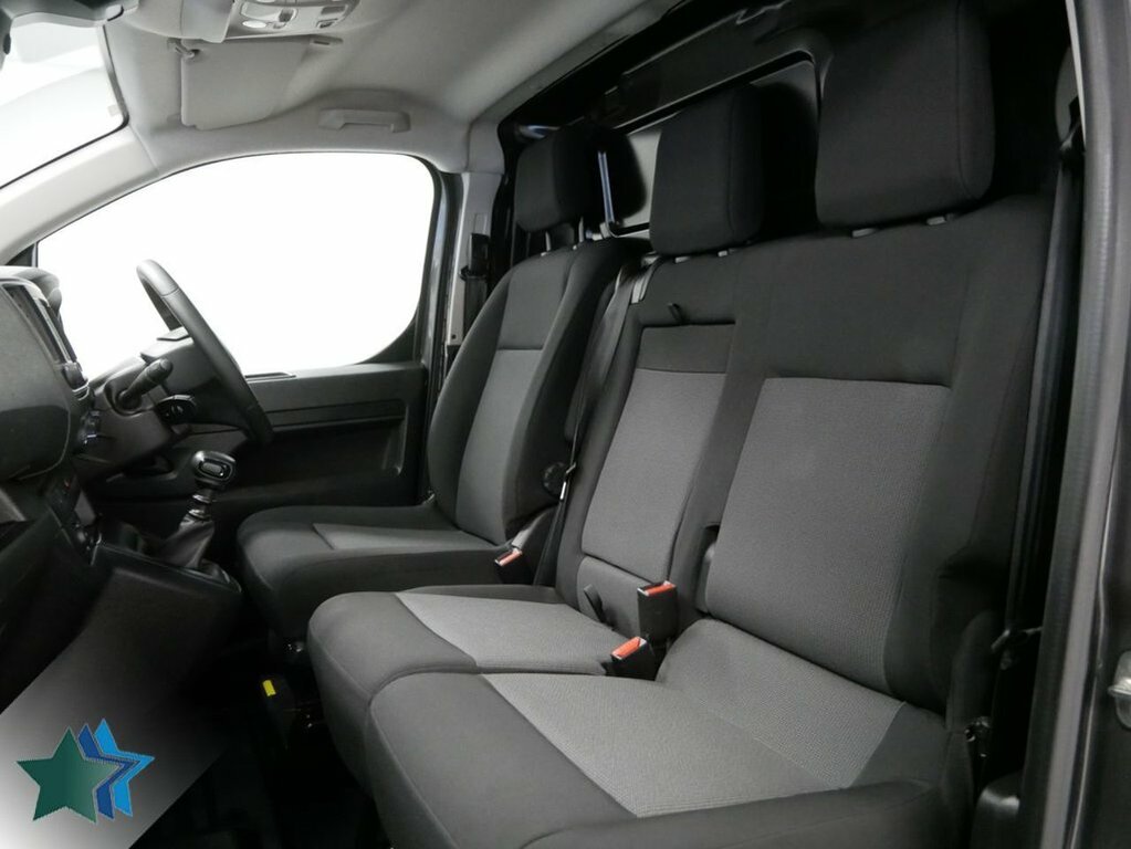 Vauxhall Vivaro 2L 2.0 Turbo D 3100 Pro Panel Van 6Dr Manua Grey #4
