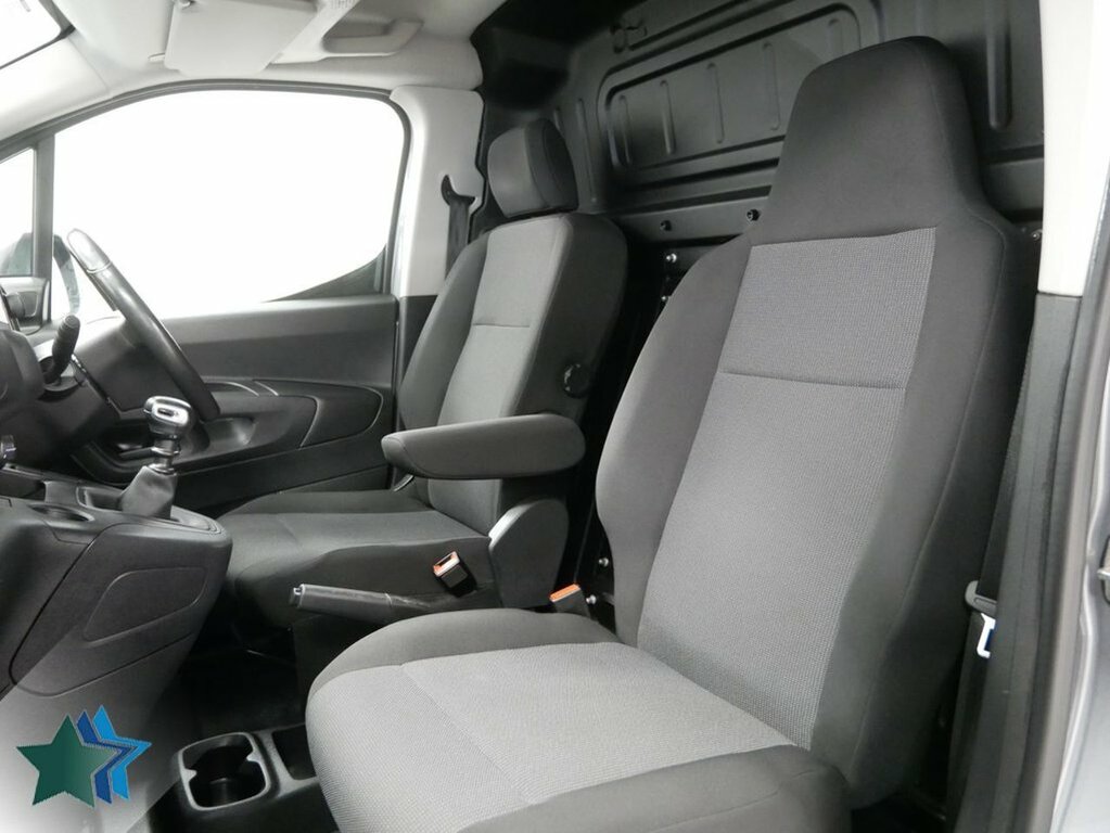 Vauxhall Combo 1.5L Turbo D 2300 Prime Panel Van 6Dr Manua Grey #4