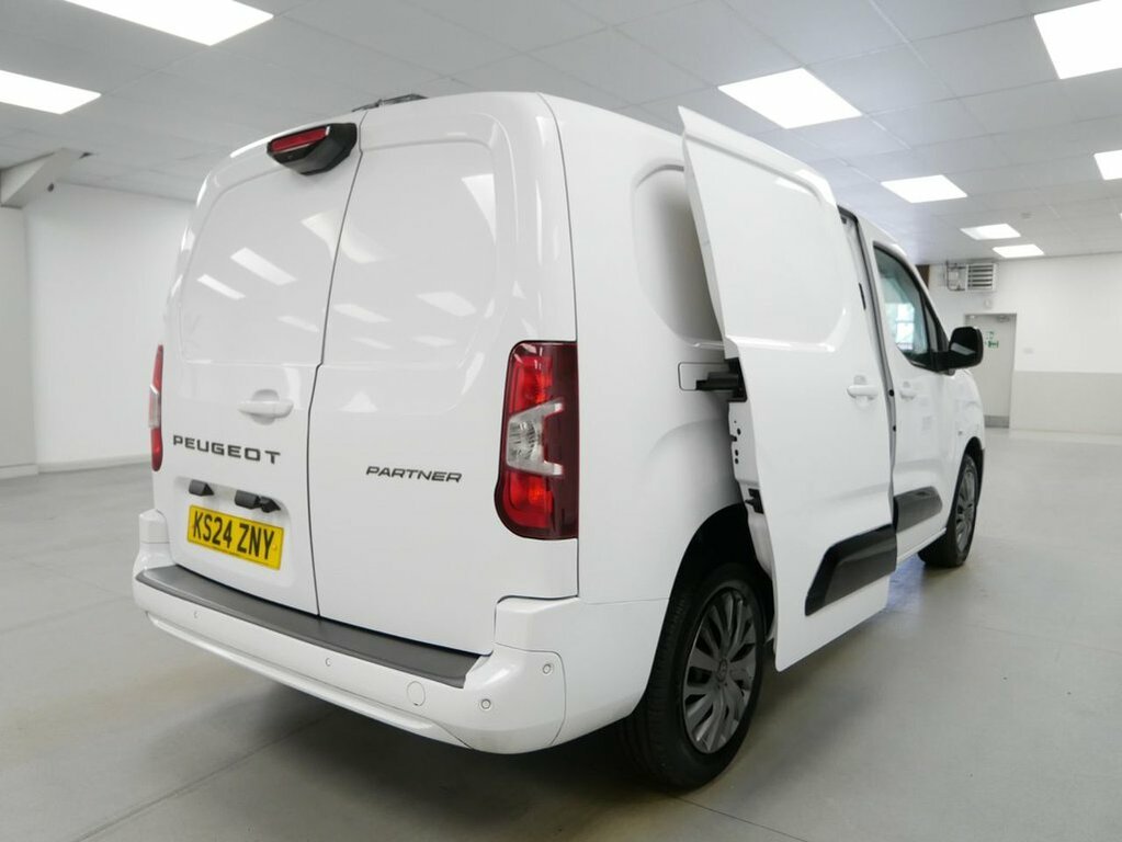 Peugeot Partner Professional White #25