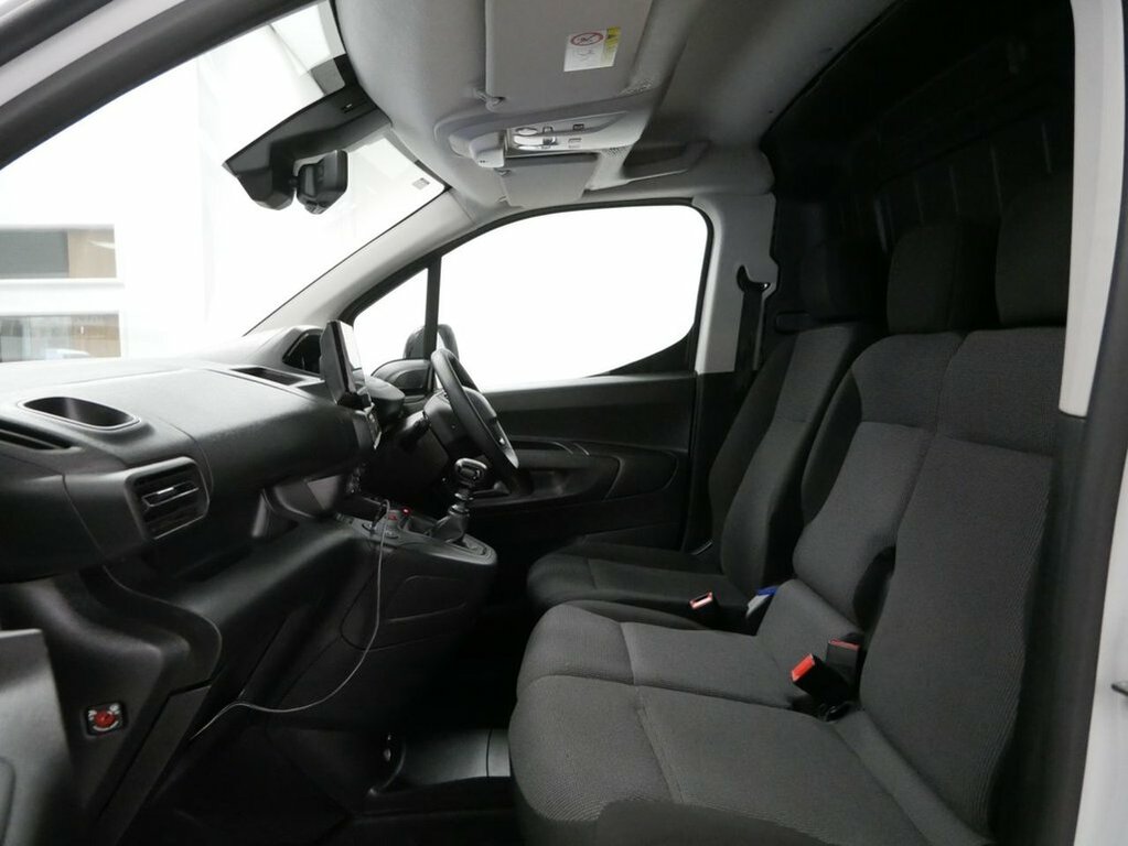 Peugeot Partner Professional White #23