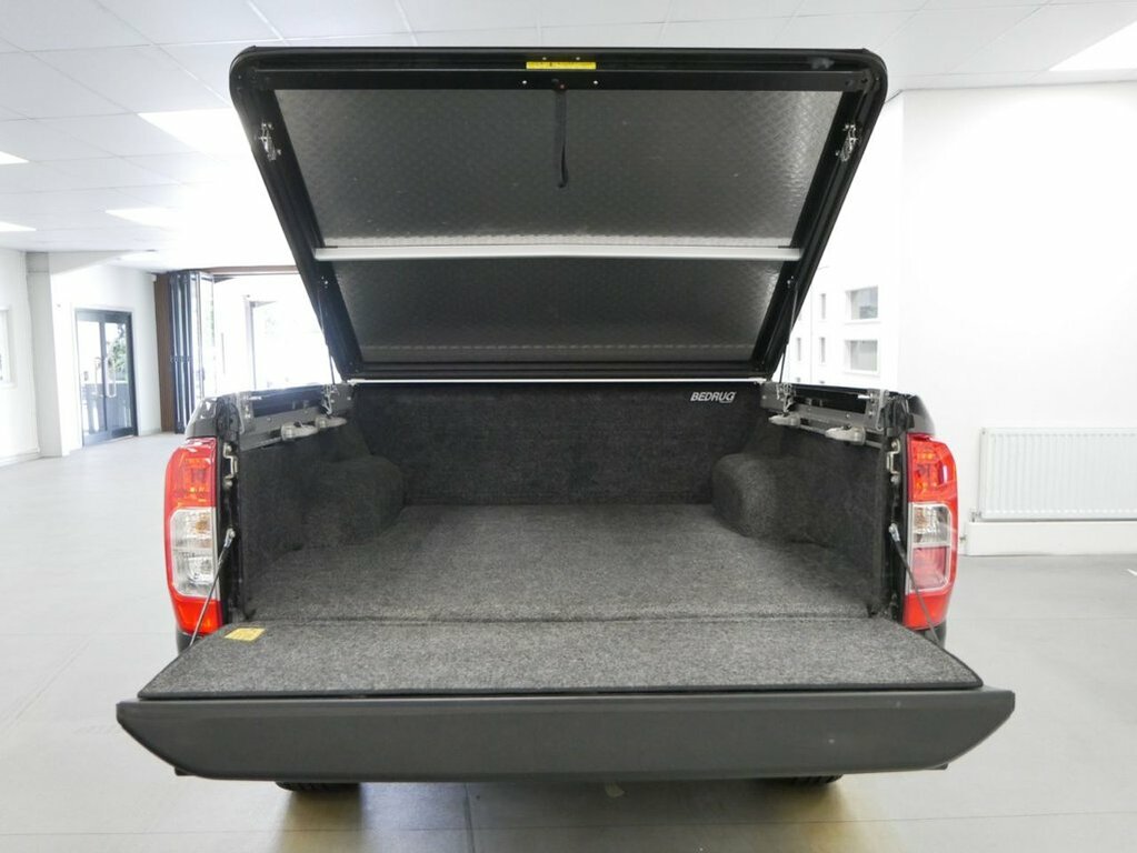 Nissan Navara 2.3L Dci N-guard Pickup Double Cab Manu Black #2