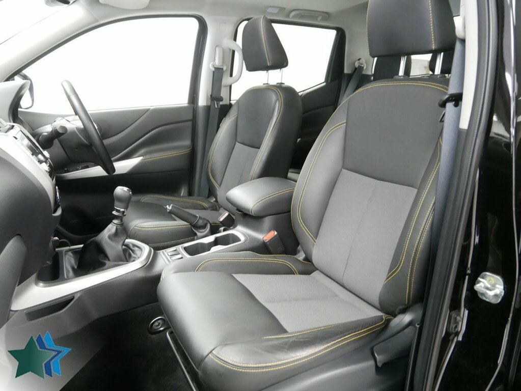 Nissan Navara 2.3L Dci N-guard Pickup Double Cab Manu Black #6