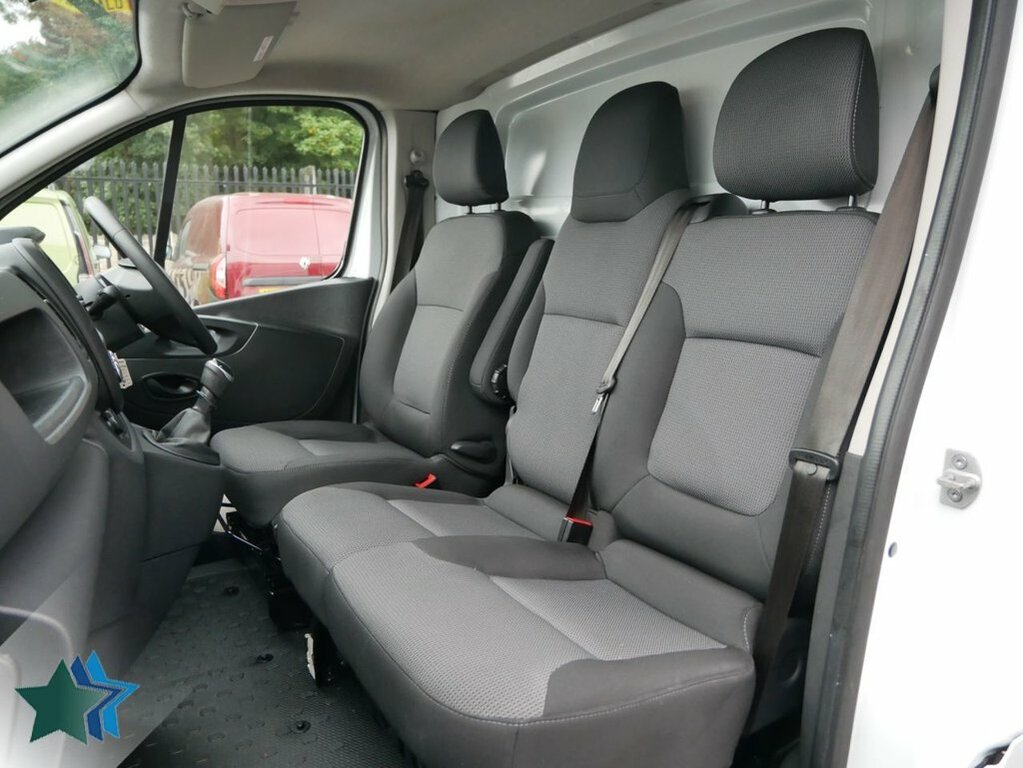 Renault Trafic 2L 2.0 Dci Energy 30 Business Panel Van Diese White #4