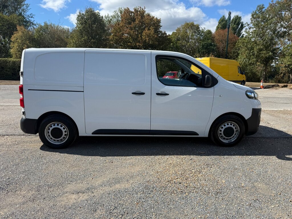 Vauxhall Vivaro 3100 75Kwh Prime Panel Van 6Dr L1 H1 White