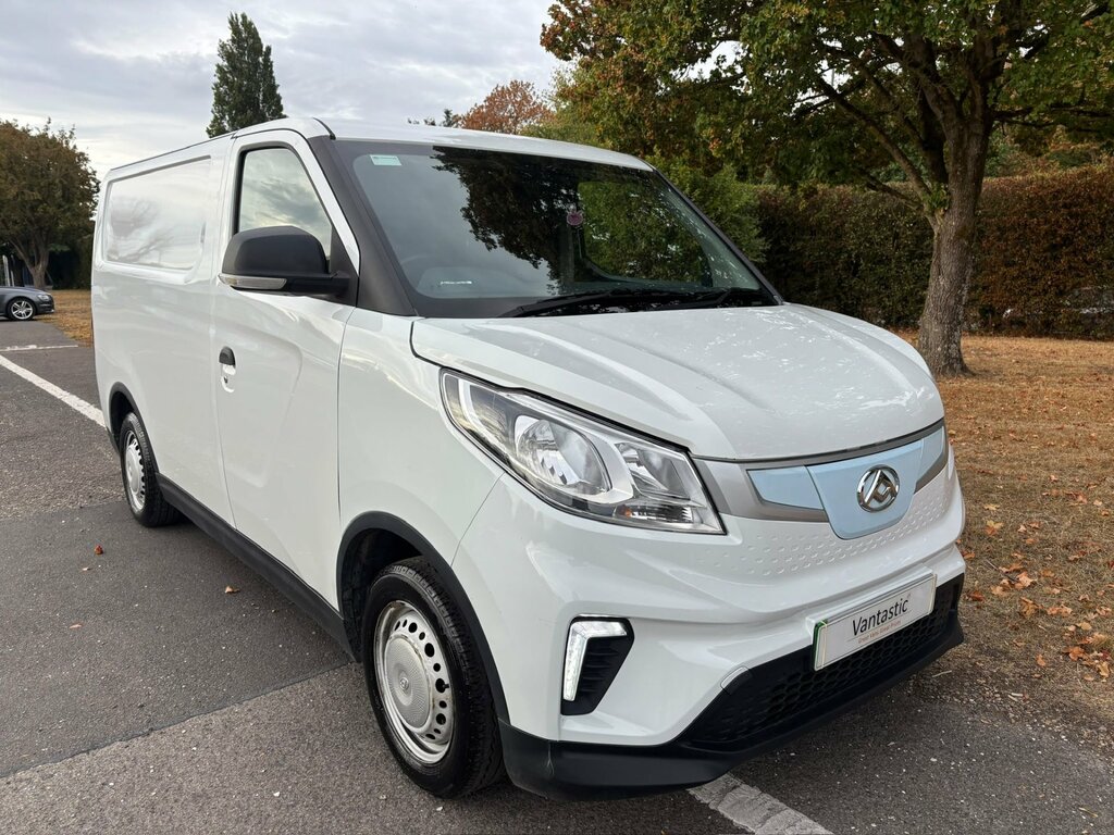 Maxus eDeliver 3 50.23Kwh Panel Van Fwd L1 122 P Black #10
