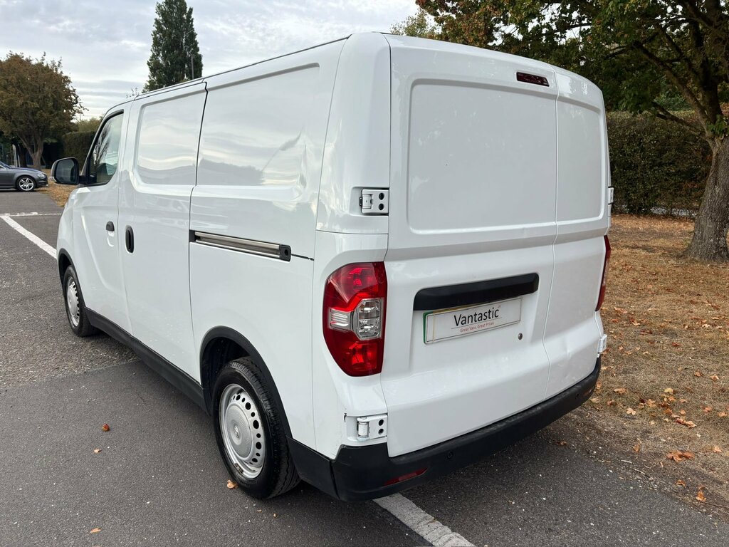 Maxus eDeliver 3 50.23Kwh Panel Van Fwd L1 122 P Black #3
