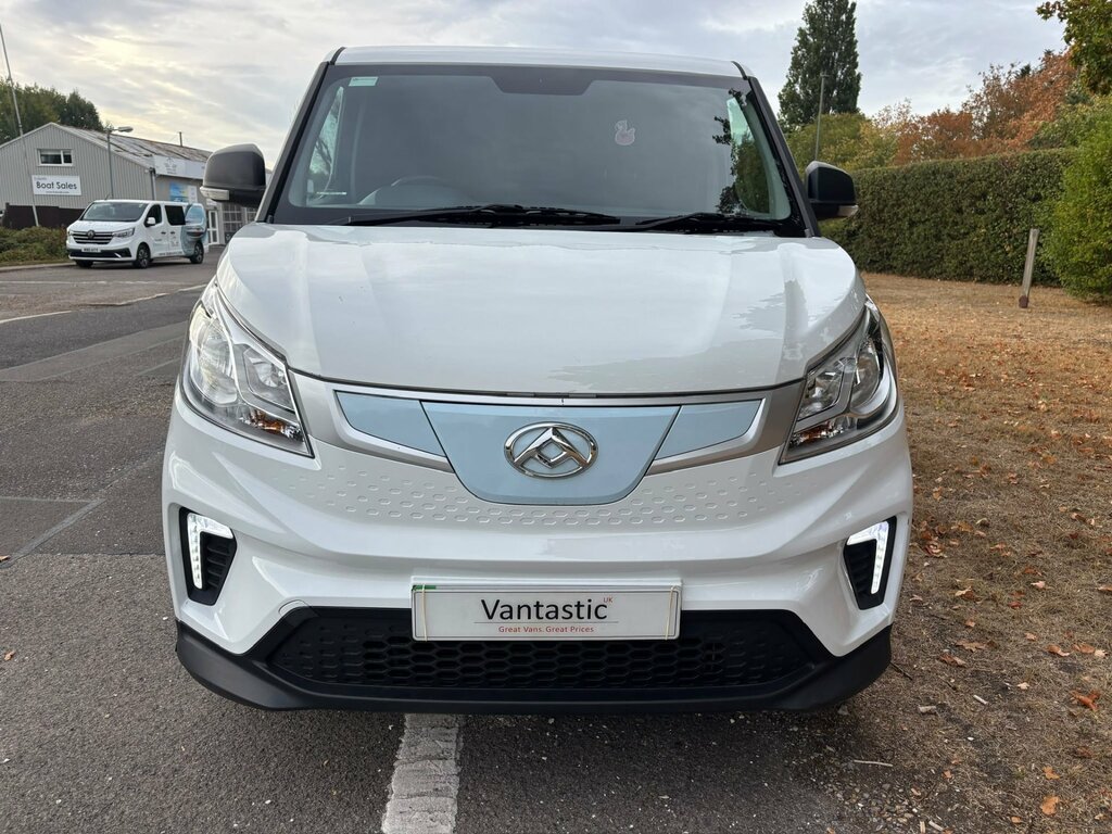 Maxus eDeliver 3 50.23Kwh Panel Van Fwd L1 122 P Black #13