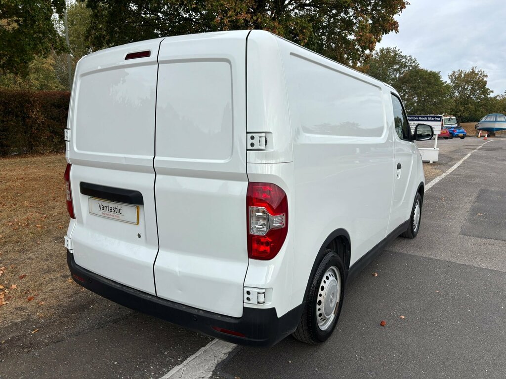 Maxus eDeliver 3 50.23Kwh Panel Van Fwd L1 122 P Black #12