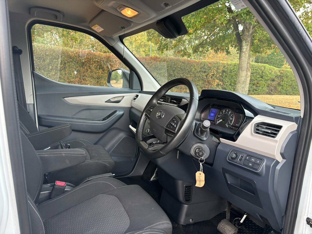 Maxus eDeliver 3 50.23Kwh Panel Van Fwd L1 122 P Black #9