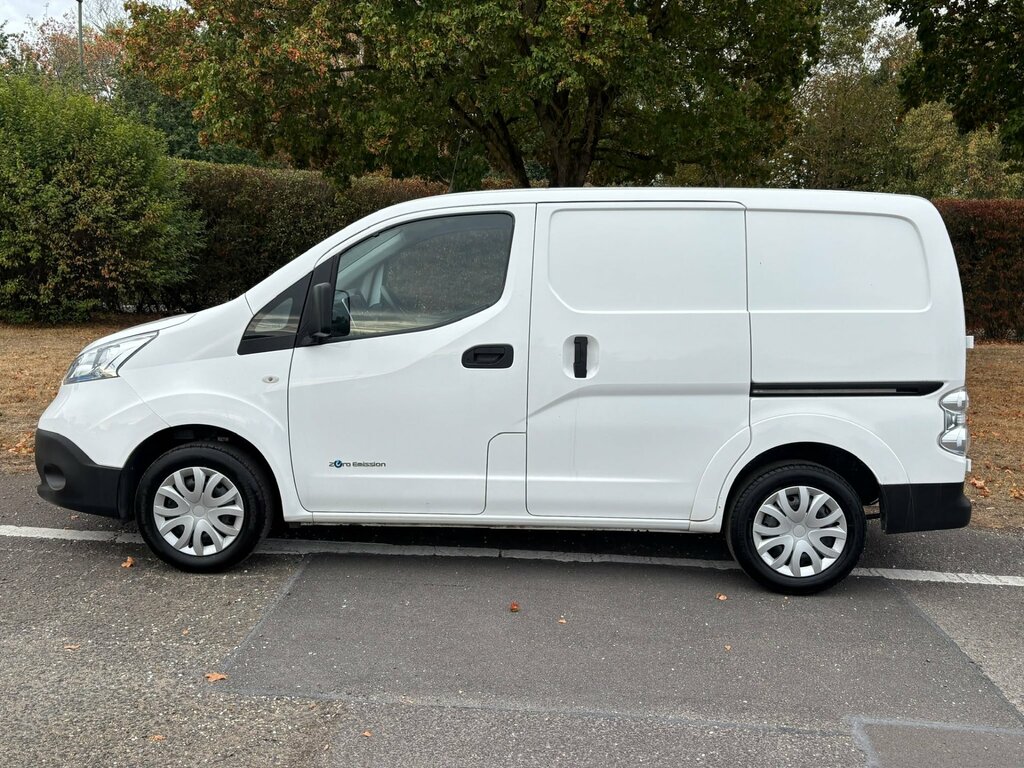 Nissan e-NV200 Mpv White #17